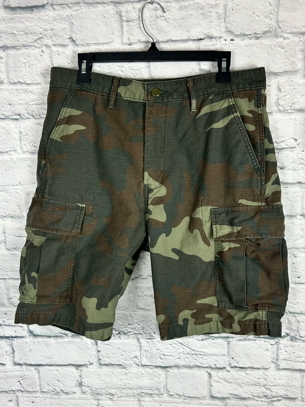 Levi’s Camo Cargo Shorts Men’s 33 Green Woodland Military Ripstop Cotton